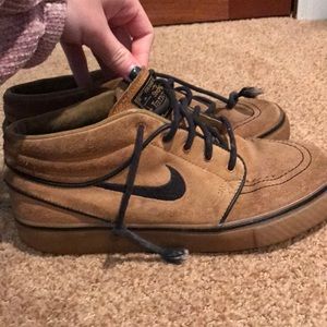 USED STFAN JANOSKI BOYS SHOES